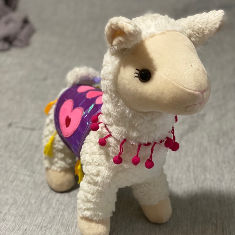 Valentine llama
